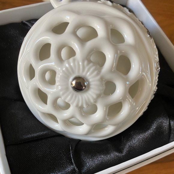 2011 Pandora ornament